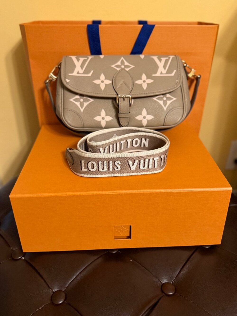 Louis Vuitton Diane in Tourterelle/Creme